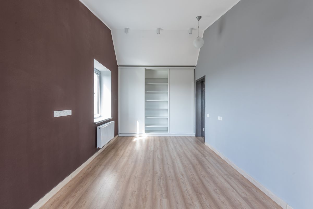 Piso vacío listo para vaciar